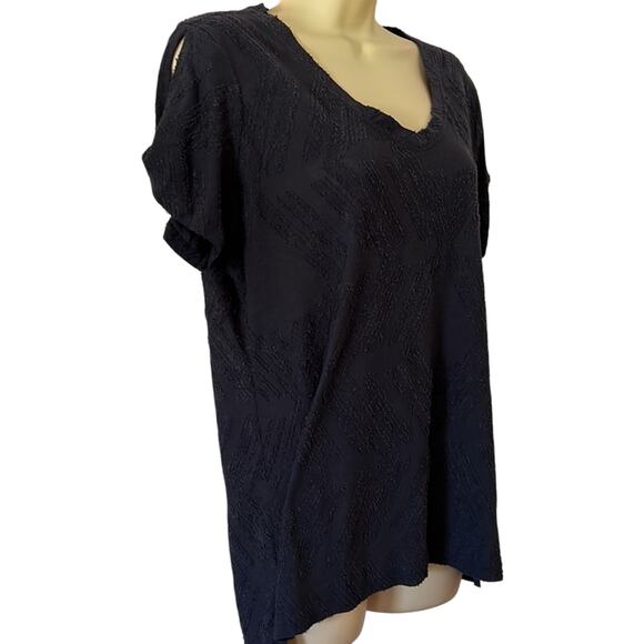 Peace & Pearls Woman Size M Navy Blue Textured Knit Top Tunic Short Sleeve - Picture 2 of 11